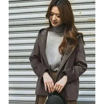 어반 리서치 도어스 울 100% 숏코트 후드 부착 카키