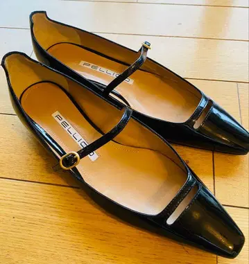 [ 새상품 ] PELLICO 블랙 플랫슈즈