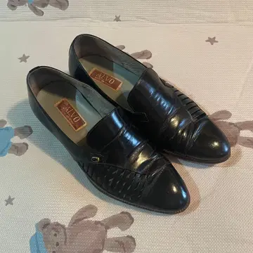 블랙 가죽 로퍼