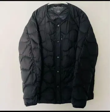 유니클로 화이트 마운티니어링 울트라 라이트 다운 블랙 L