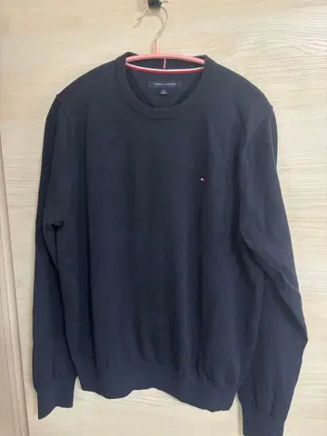 TOMMY HILFIGER 네이비 긴팔 스웨터