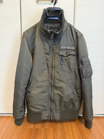 ALPHA IND. 밀리터리 자켓 다크 올리브 그린