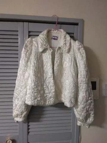 1점 모리온 파커 빈티지 퀼팅 베드 자켓 화이트