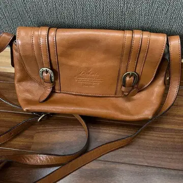 Dakota 브라운 가죽 숄더백