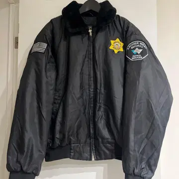 보안 자켓 미국 구제 의류