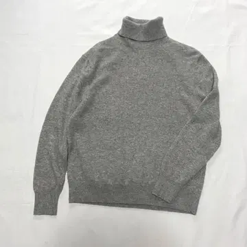 유니클로 캐시미어 터틀 니트