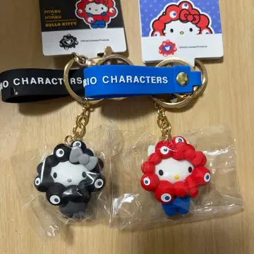 오사카 만박 산리오 헬로키티 블랙 입체 마스코트 스트랩 2개 세트