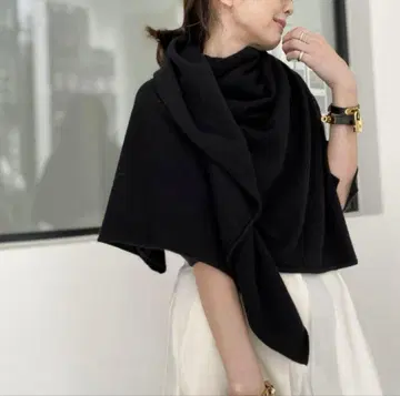 L'Appartement Cashmere Poncho