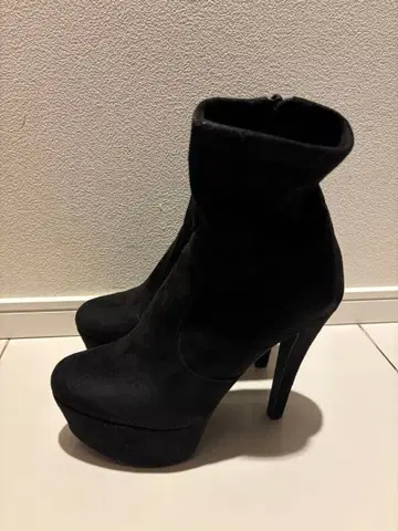 [ 새상품급 ] R&E 숏부츠 하이힐