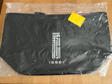 잇세이 토트백 미사용 새상품