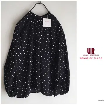 새상품 어반 리서치 [세탁 가능] 화이트 블랙 도트 드레이프감 블라우스