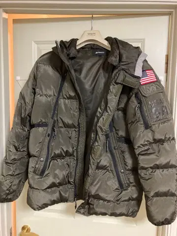 AVIREX XL 다운 자켓 후드 부착