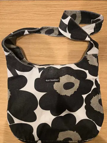 마리메꼬 플라워 프린트 숄더백