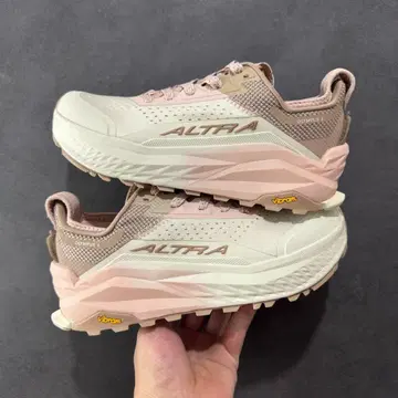 ALTRA 올림푸스 6 트레킹 슈즈 핑크/베이지