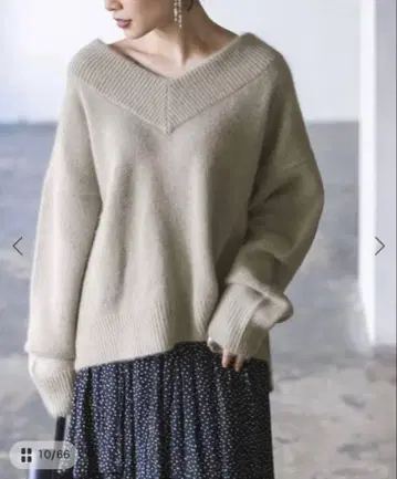 NOBLE YAK 와이드 V넥 니트