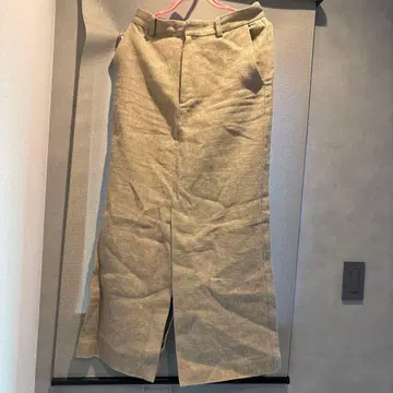 R'IAM-PLAGE 베이지 슬릿 타이트 스커트