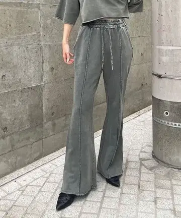 ROGER AND RAW 로저앤로우 소프트 플레어 스웨트 팬츠