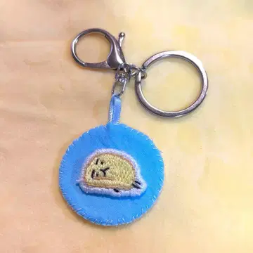 이모지 자수 키링