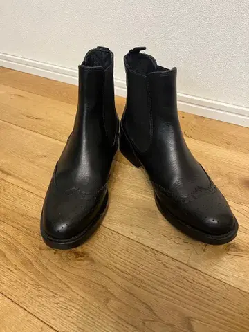 블랙 가죽 사이드 고어 부츠