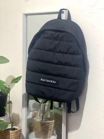 마리메꼬 블랙 럭색 백팩