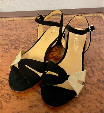 [ 새상품급 ] 이탈리아제 샌들 ( 블랙 x 에나멜 베이지 )