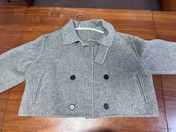 [고급 소재] 숏 기장 울 코트 그레이 더블 버튼 자켓 스타일