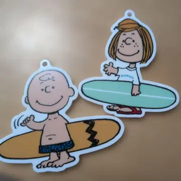 찰리 브라운 페퍼민트 서핑보드 키링