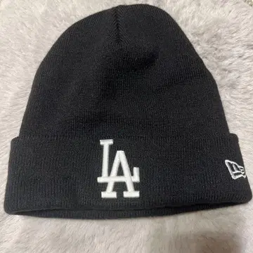 LA 로고 블랙 니트 비니