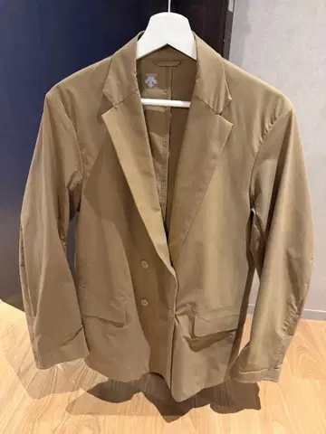 DESCENTE PAUSE M 카멜 자켓