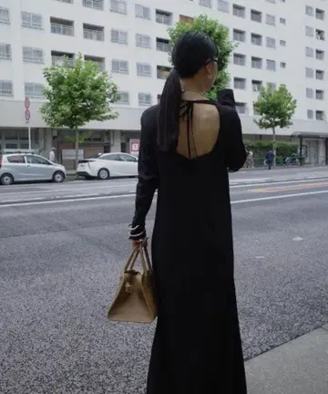 원피스 UNWIND CUT SEW DRESS 블랙