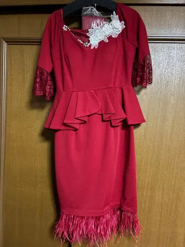 새상품 택 포함 빨간색 드레스 M 사이즈