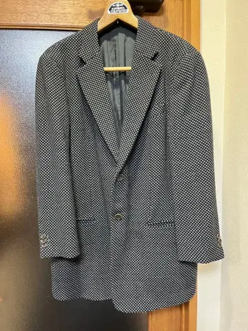 테일러드 자켓 블랙과 화이트 도트