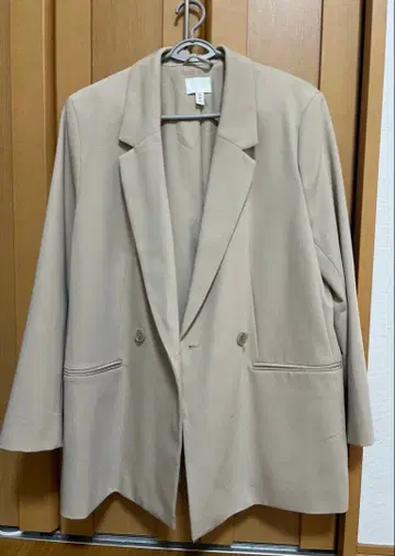 베이지 테일러드 자켓 더블 버튼