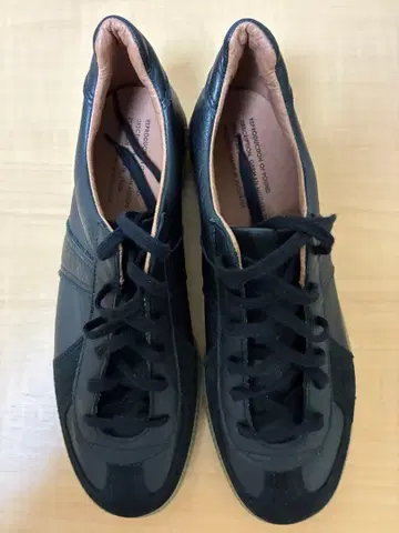 미사용품 블랙 42 리프로덕션 오브 파운드 저먼 트레이너