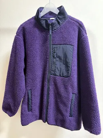 보라색 플리스 자켓