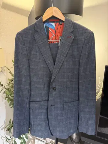 TED BAKER 체크 무늬 정장 자켓 사이즈 2