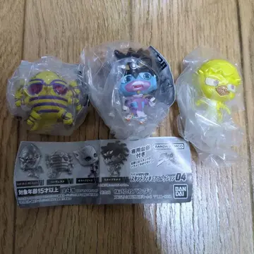 죠죠의 기묘한 모험 가챠 피규어 3체 세트