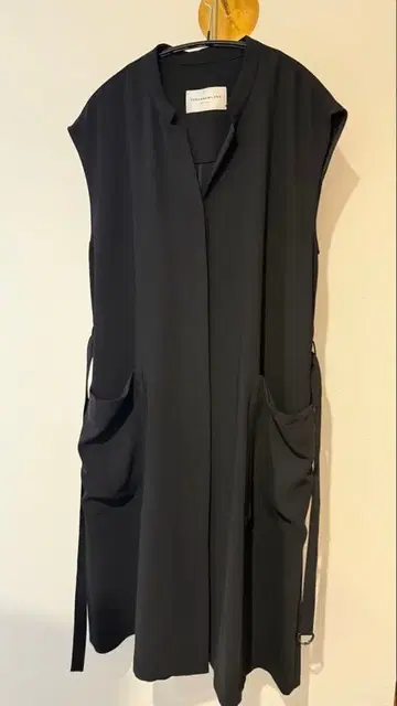 투모로우랜드 더블 크레이프 프렌치 슬리브 원피스