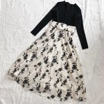 새상품급 MERCURYDUO 레이스 자수 니트 도킹 원피스 화이트