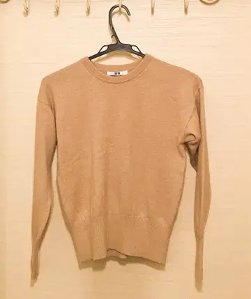 스웨터 유니클로 베이지 크루넥