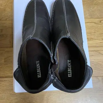 ELLEGANCE 다크 브라운 가죽 숏부츠