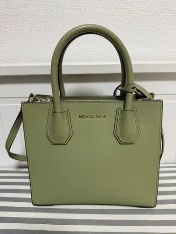 MICHAEL KORS 쇼퍼 토트 크로스바디 미디엄