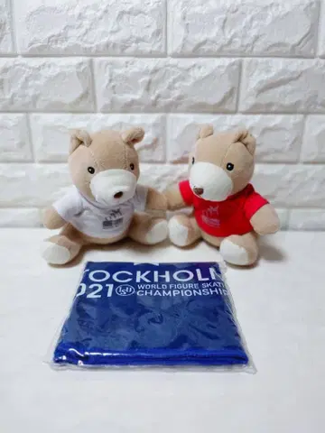 2020년 몬트리올 봉제 인형 2개 & 2021년 스톡홀름 타월 1개