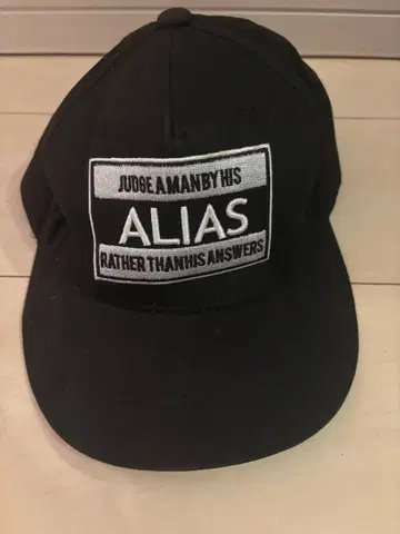 ALIAS 자수 블랙 캡