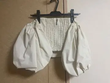 화이트 코튼 퍼프 슬리브 상의 S