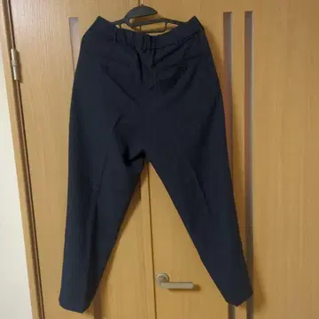 유니클로 U 와이드 핏 테이퍼드 팬츠 네이비 M 미사용