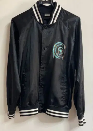 귀한 크로스페이스 바시티 자켓 남성용 M 사이즈 배송비 포함