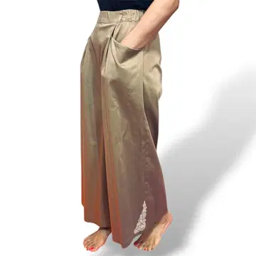 사에라 베이지 와이드 팬츠 밑단 자수 포함