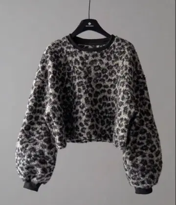 me+em select 레오파드 무늬 벌룬 소매 스웨터