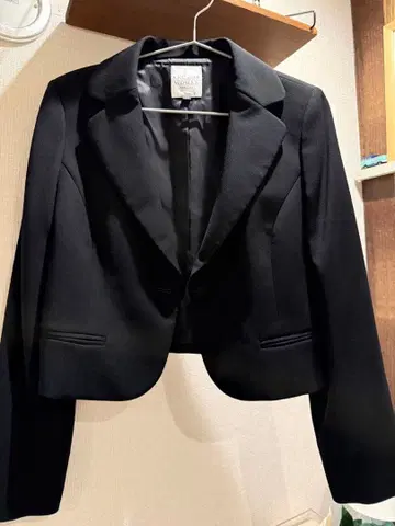 ANCHOR WOMAN 블랙 크롭 자켓 11호